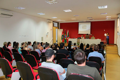 Figura 1 – Evento de lançamento do Projeto de Educação Ambiental (PEA) da Bacia Carbonífera de Santa Catarina na Prefeitura Municipal de Treviso – SC ocorrido em fevereiro de 2020. Fonte: SGB-CPRM, 2020