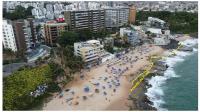 Afloramento de arenito ao longo da costa da Praia de Buração - Rio Vermelho.